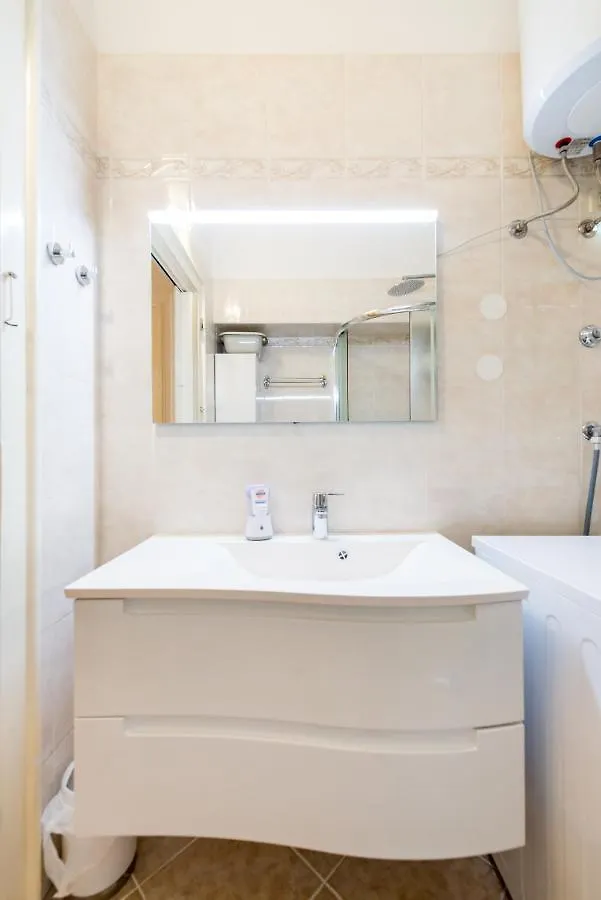 Split Apartment Worek