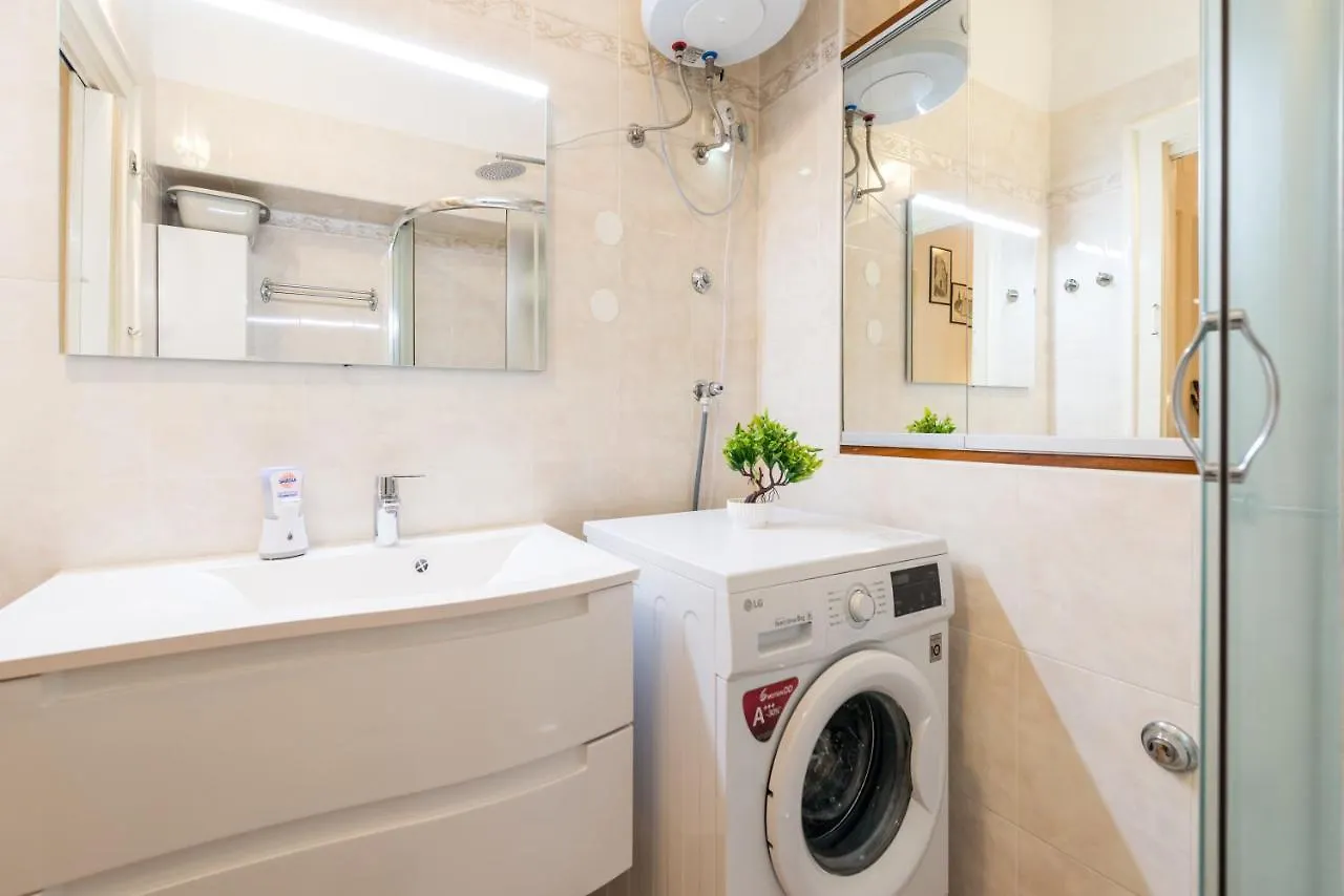 Split Apartment Worek