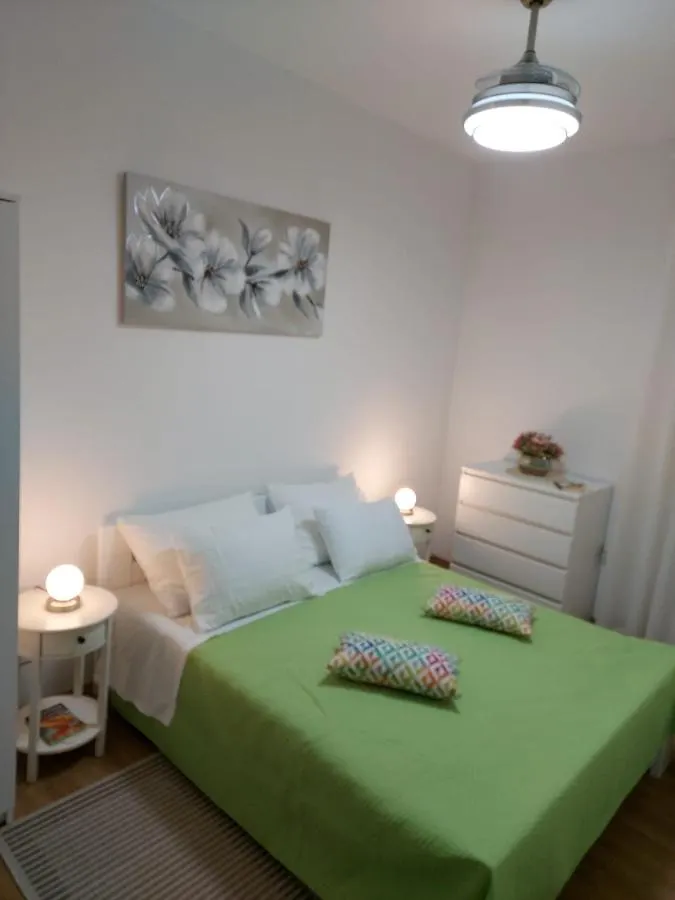 Split Apartment Worek